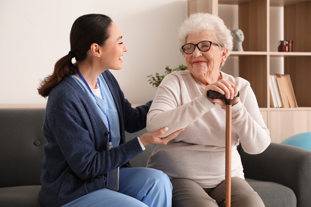 How to Create a Daily Care Routine for Seniors: A Complete Guide to Supporting Health, Independence, and Quality of Life