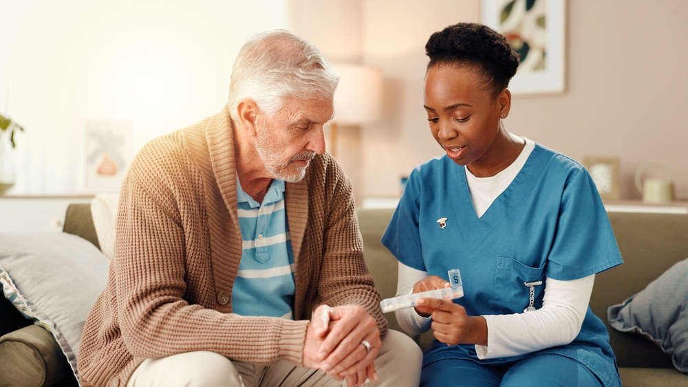 How to Manage Aging Parents’ Prescriptions: A Practical Medication Guide for Families